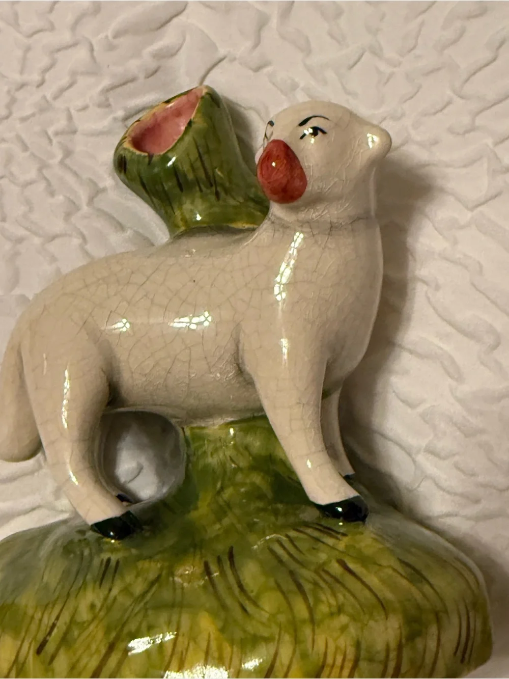 Vase - Vintage - William Kent Staffordshire Lamb Spill Vase, c. 1944-1962 crack